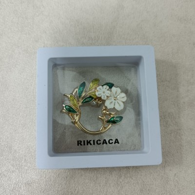 RIKICACA Jewelry brooche,Womens Flower Green Leaf Brooch